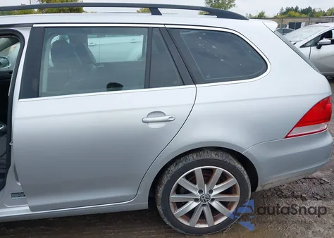 2013 Volkswagen Jetta Sportwagen 2.0L Tdi z USA, uszkodzony, nr VIN 3VWPL7AJ7DM696958